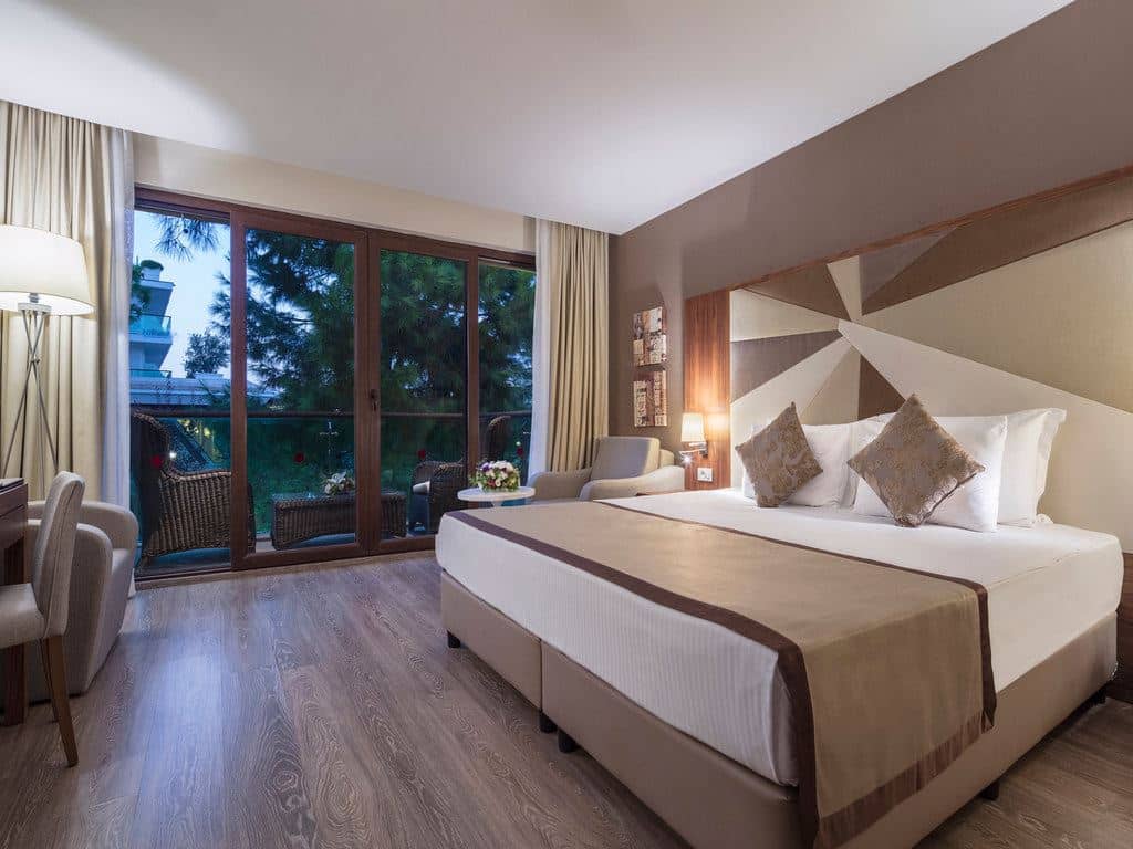 rooms-lagoon-family-suite-1-bathroom