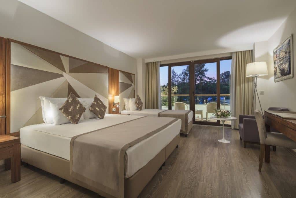 rooms-economy-room-with-balcony