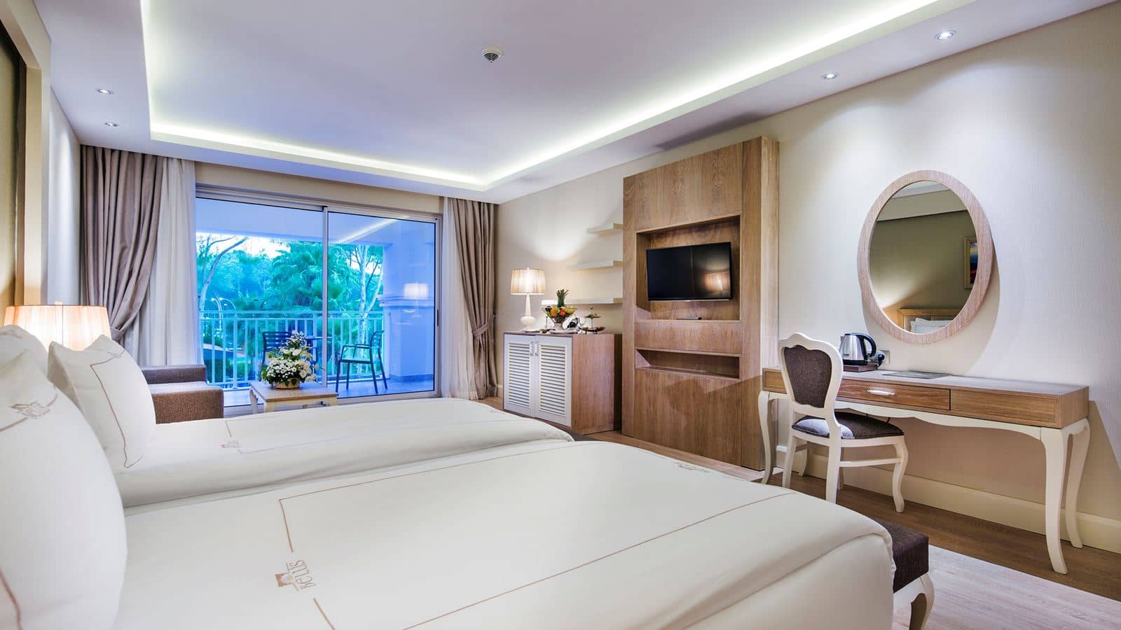 rooms-jasmine-pool-view