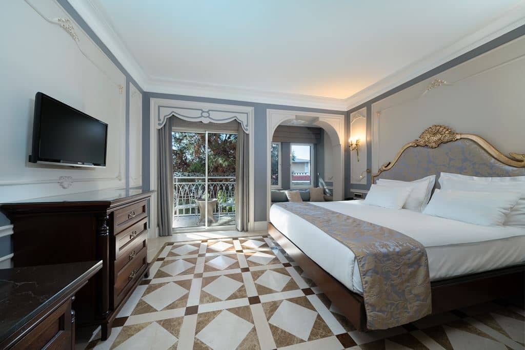 rooms-family-room