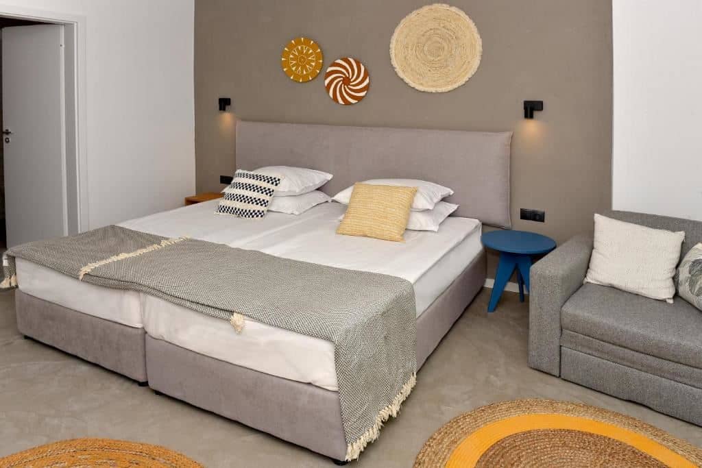 rooms-standard-apartment-balcony-or-terrace