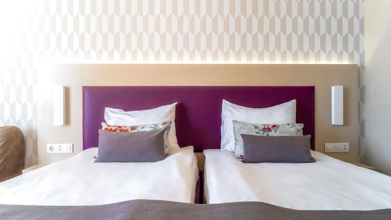 rooms-single-with-child-standard-room-balcony