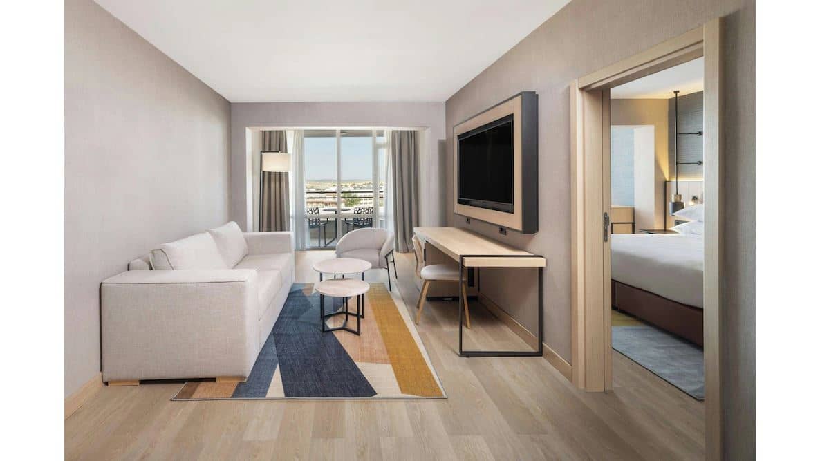 rooms-standard-suite-cityview