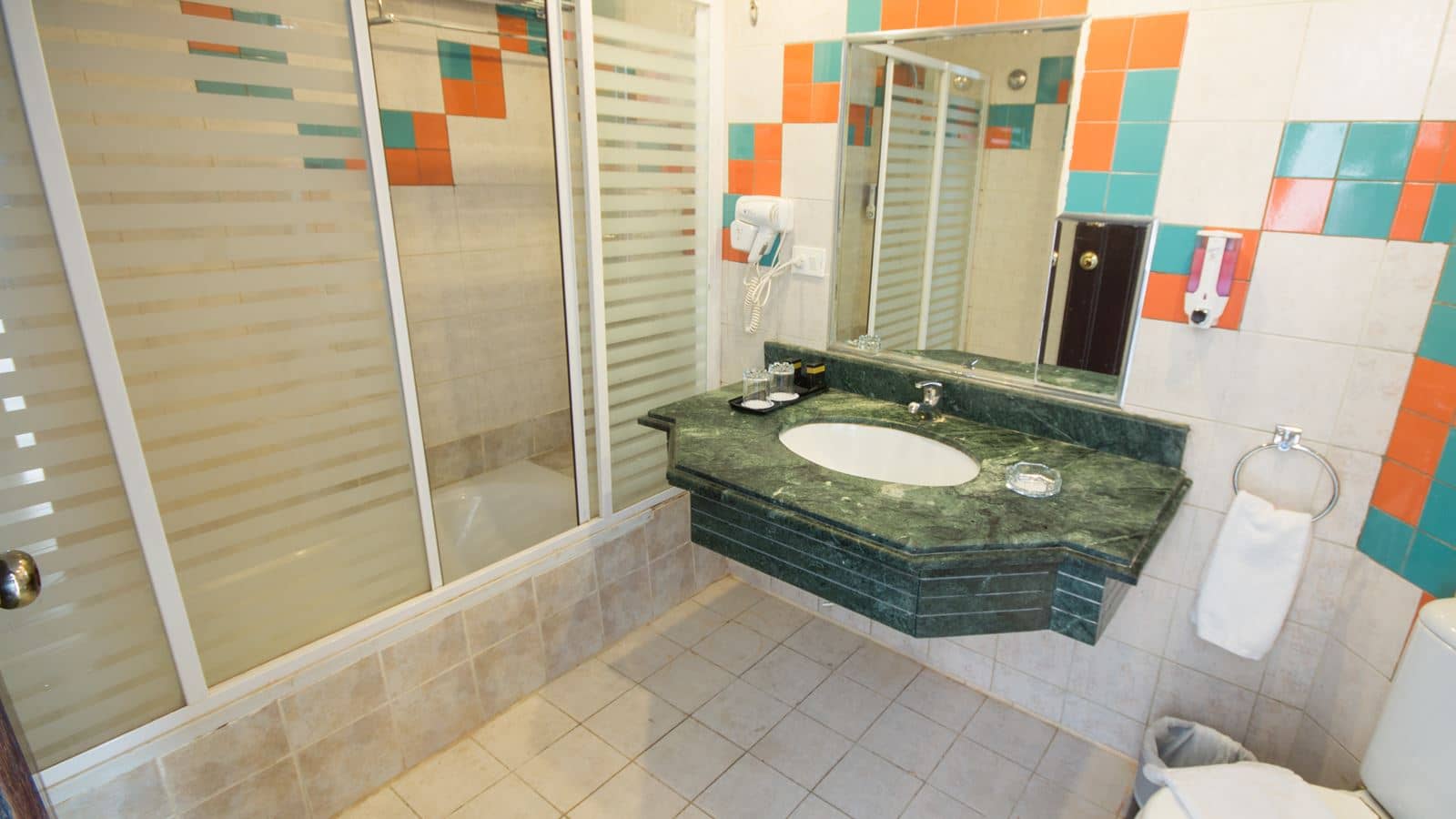 rooms-family-room