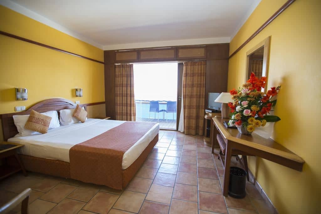 rooms-superior-room