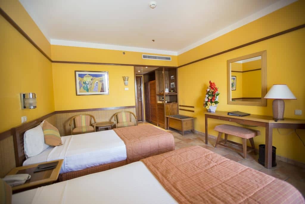 rooms-superior-room