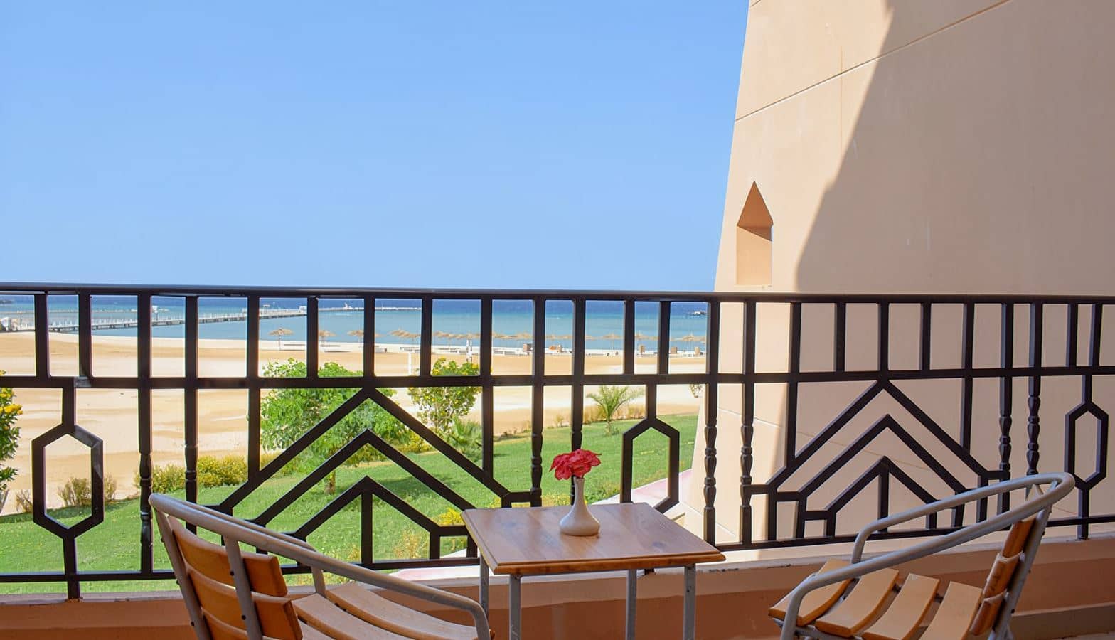 rooms-family-room-sea-view