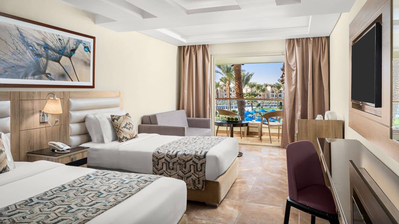 rooms-room-superior-pool-view