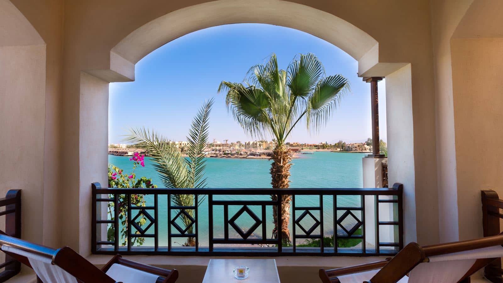 rooms-standard-pool-or-lagoon-view