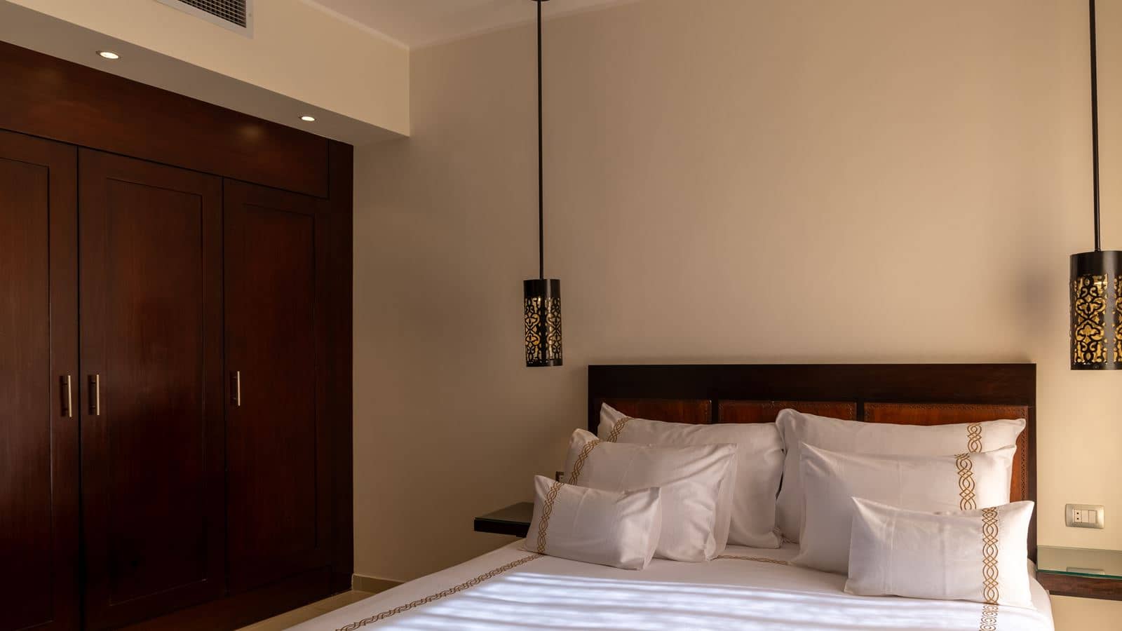 rooms-swim-up-villa-2-bedrooms