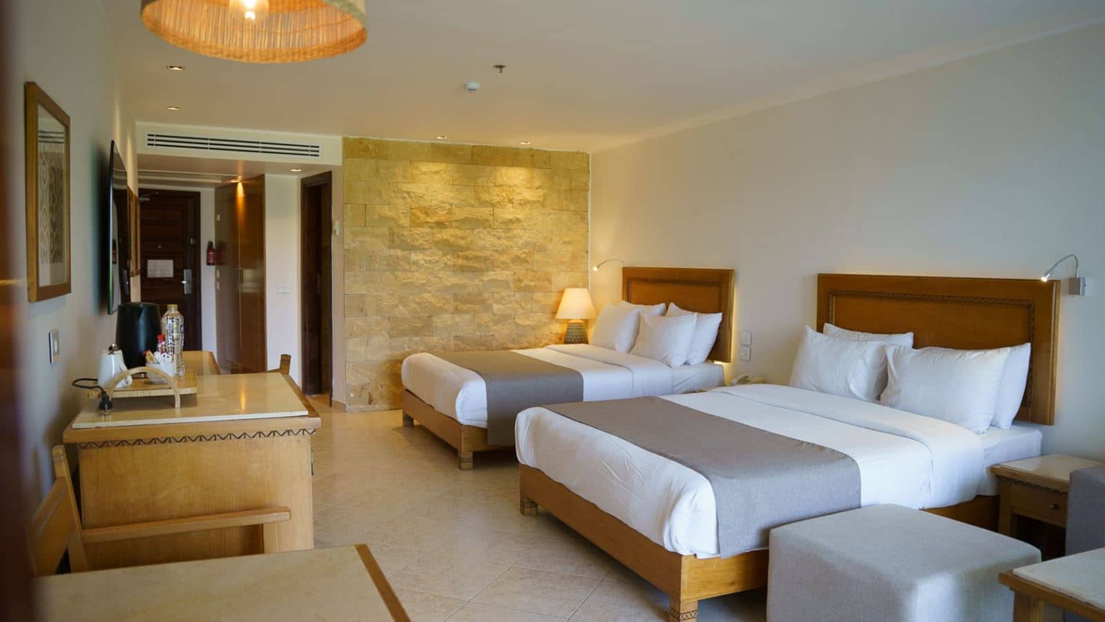 rooms-swim-up-villa-seaview