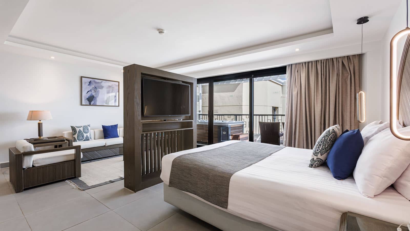 rooms-premium-jacuzzi-suite-sea-view