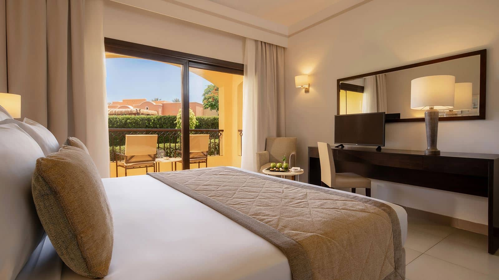 rooms-family-deluxe-garden-view