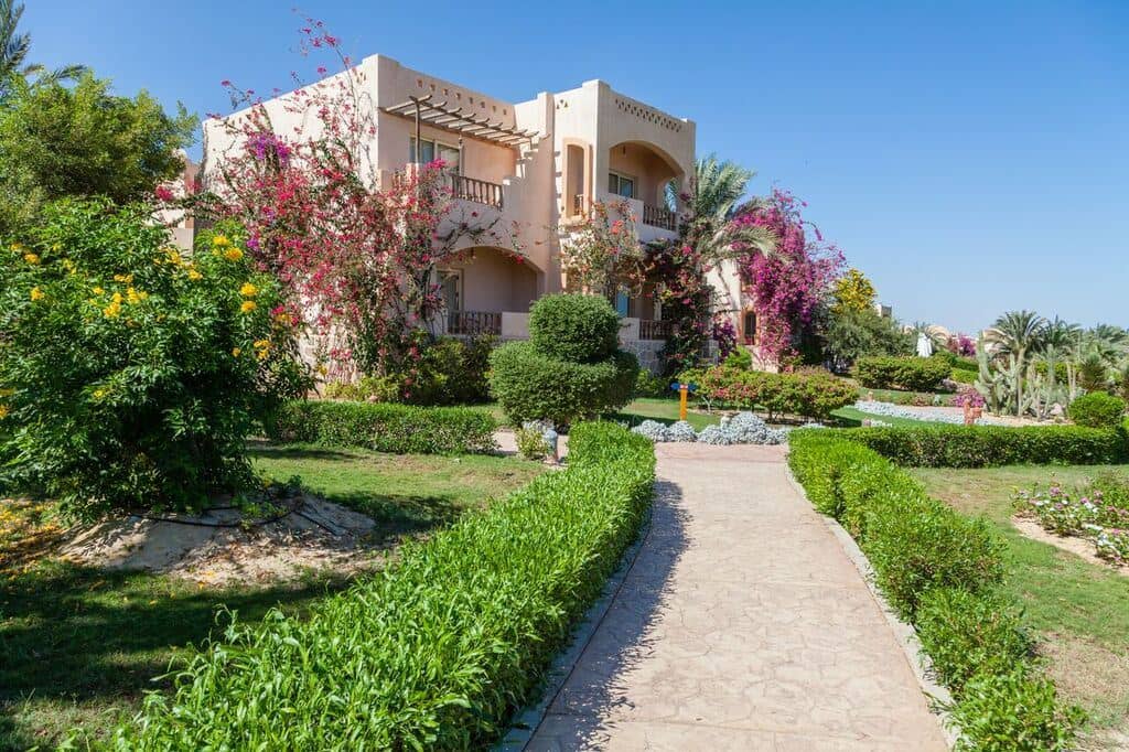 rooms-standard-garden-view