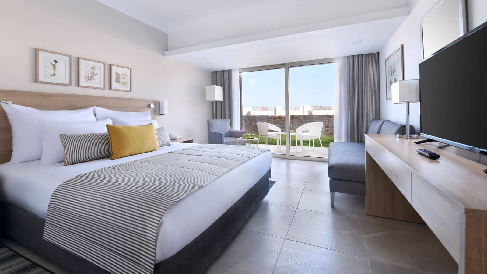 rooms-superior-family-room-garden-view