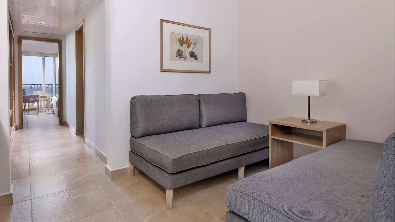 rooms-deluxe-family-room-bay-view