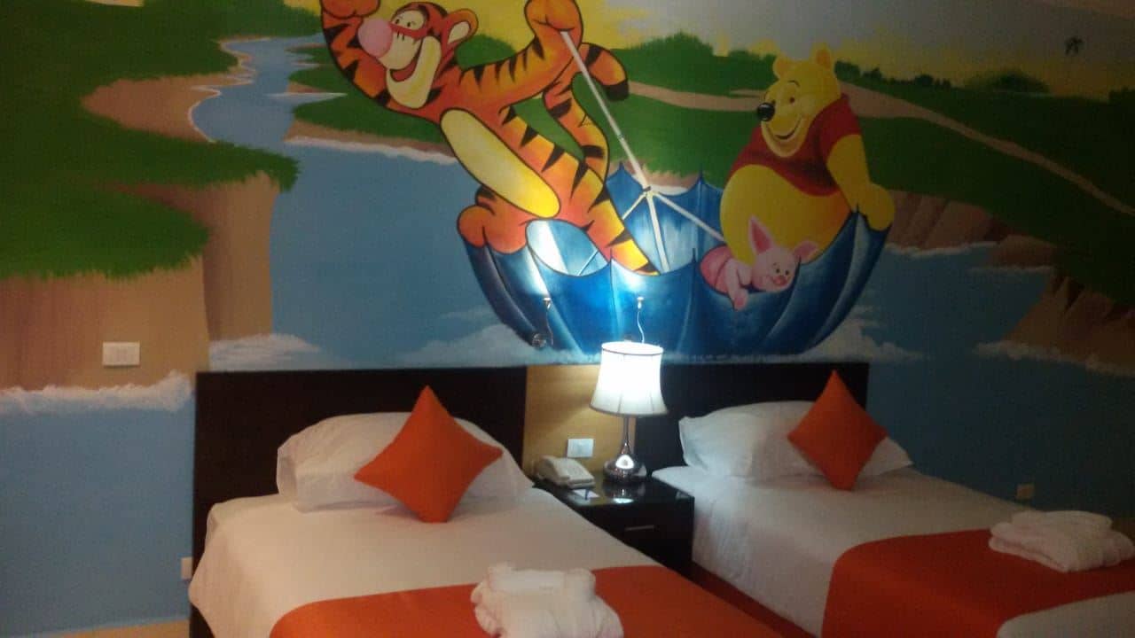 rooms-deluxe-jacuzzi-room