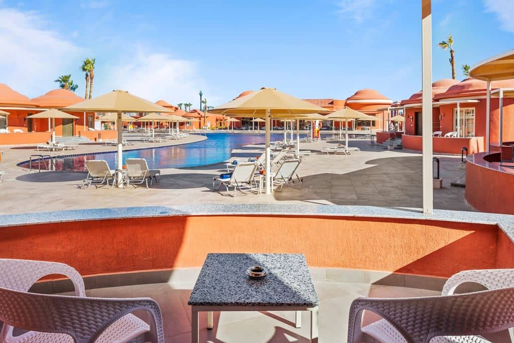 rooms-bungalow-room-pool--garden-view