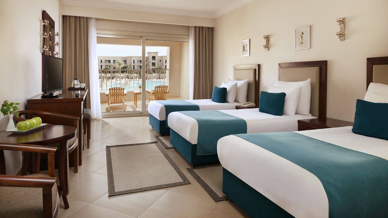 rooms-superior-family-triple-pool-view