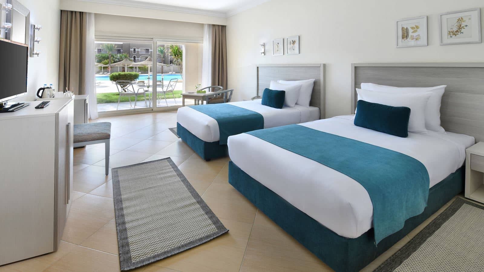 rooms-superior-room-pool-view