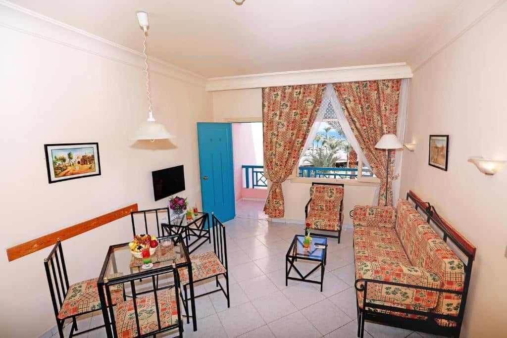 rooms-family-room