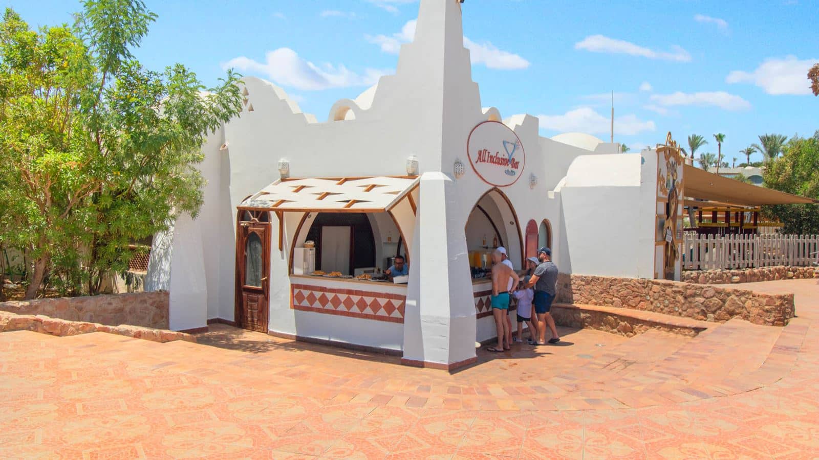 bars-main-pool-bar