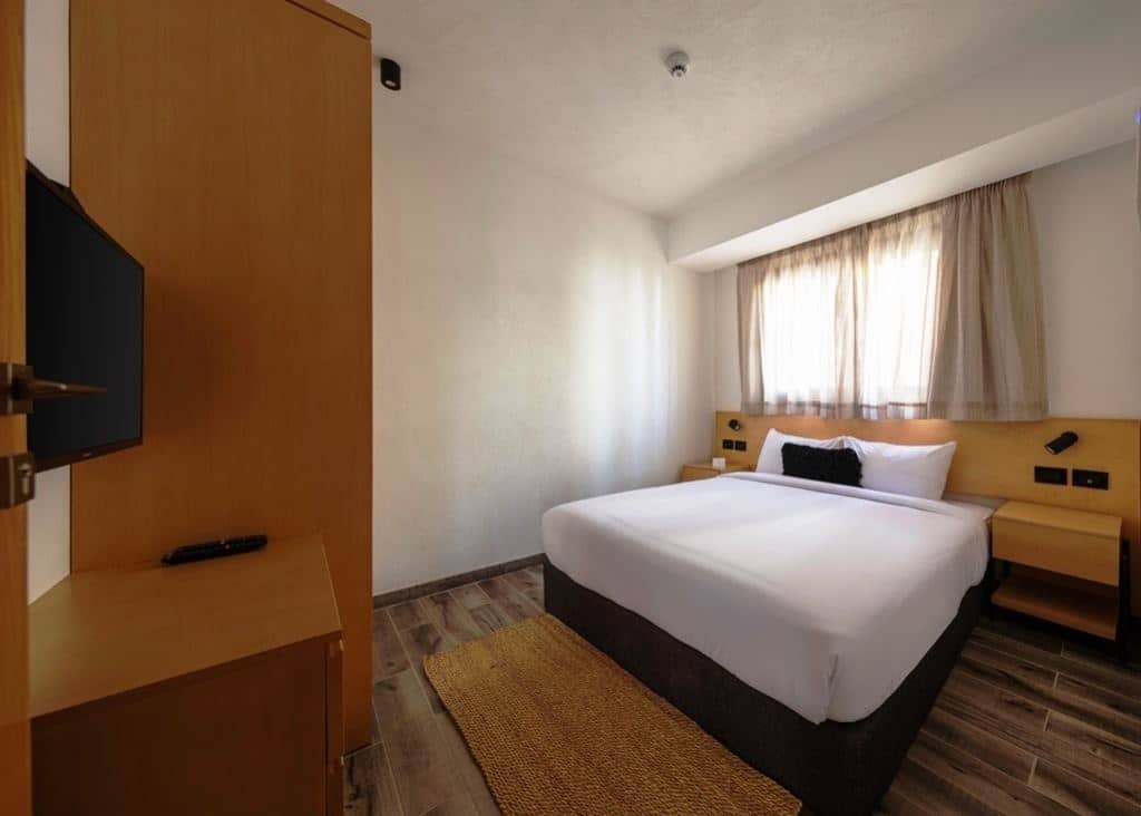 rooms-junior-suit-mountain-view