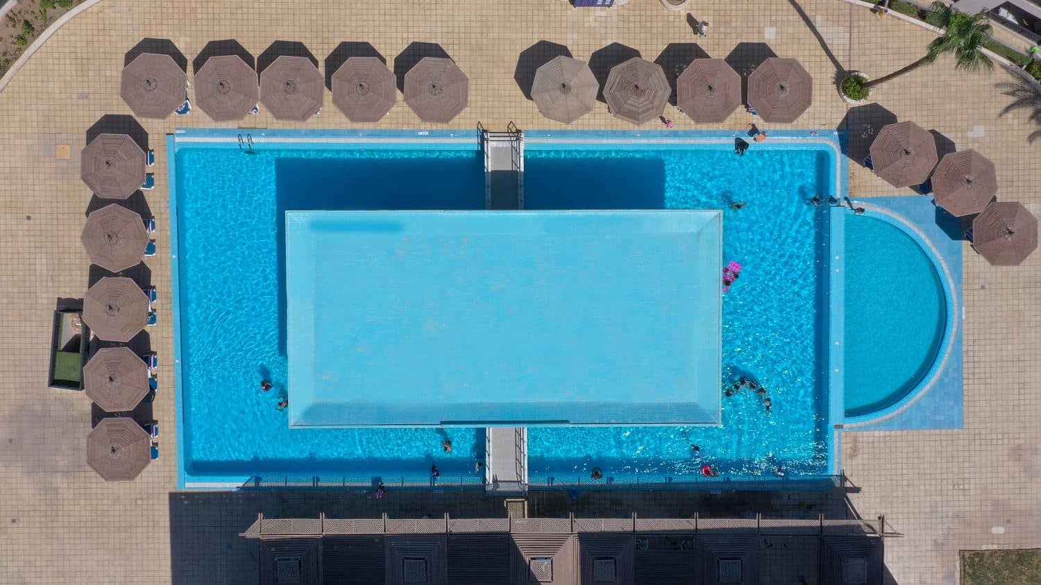 pools-outdoor-pool