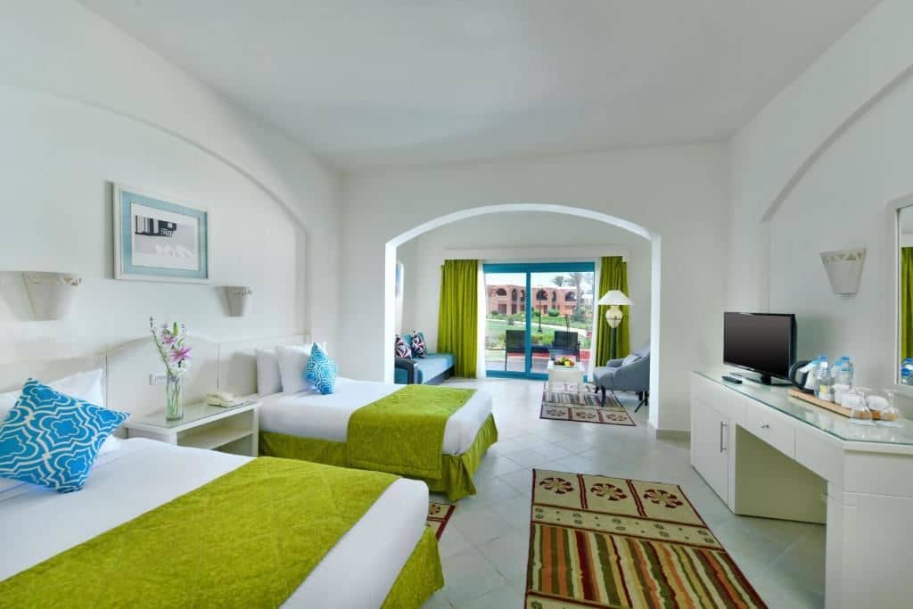 rooms-room-standard-sideseaview
