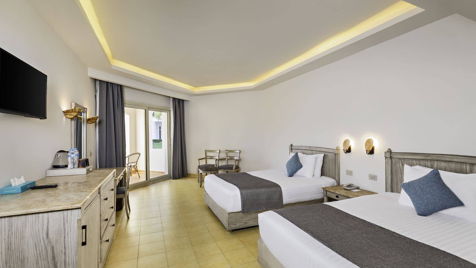 rooms-deluxe-room-beach-front