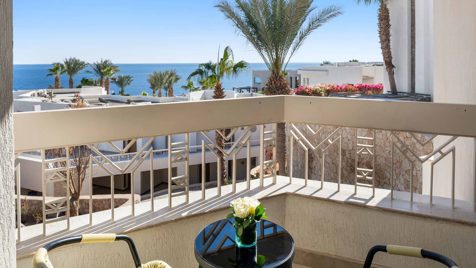 rooms-beachside-grand-premium-room-sea-view