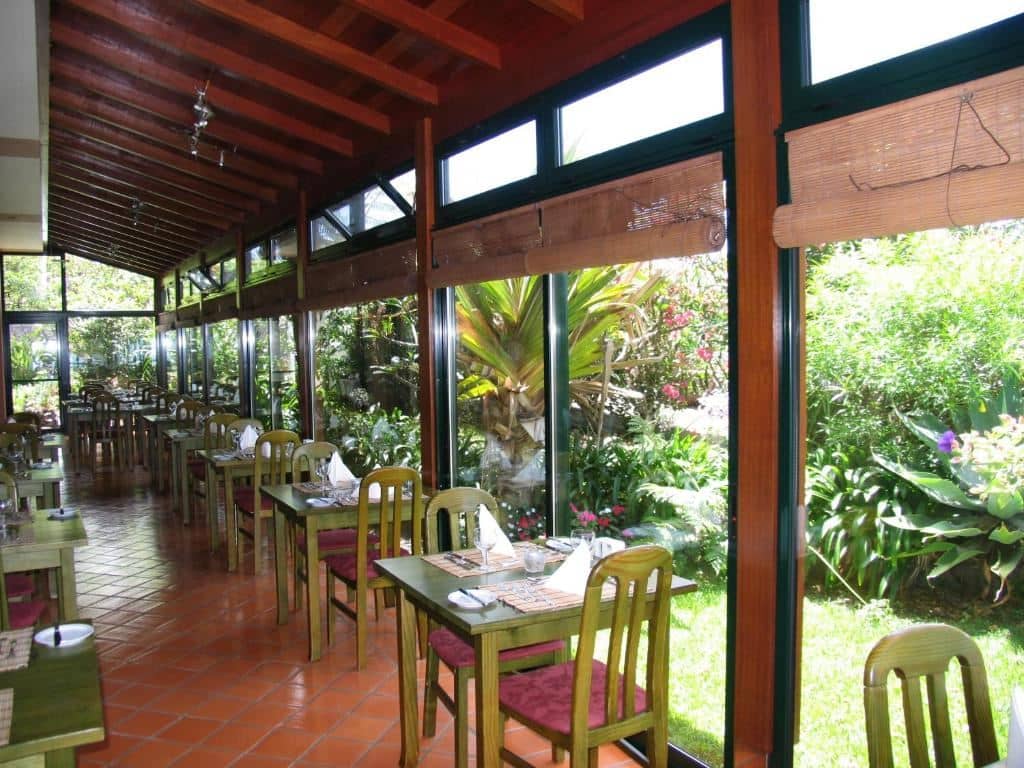 restaurants-restaurants
