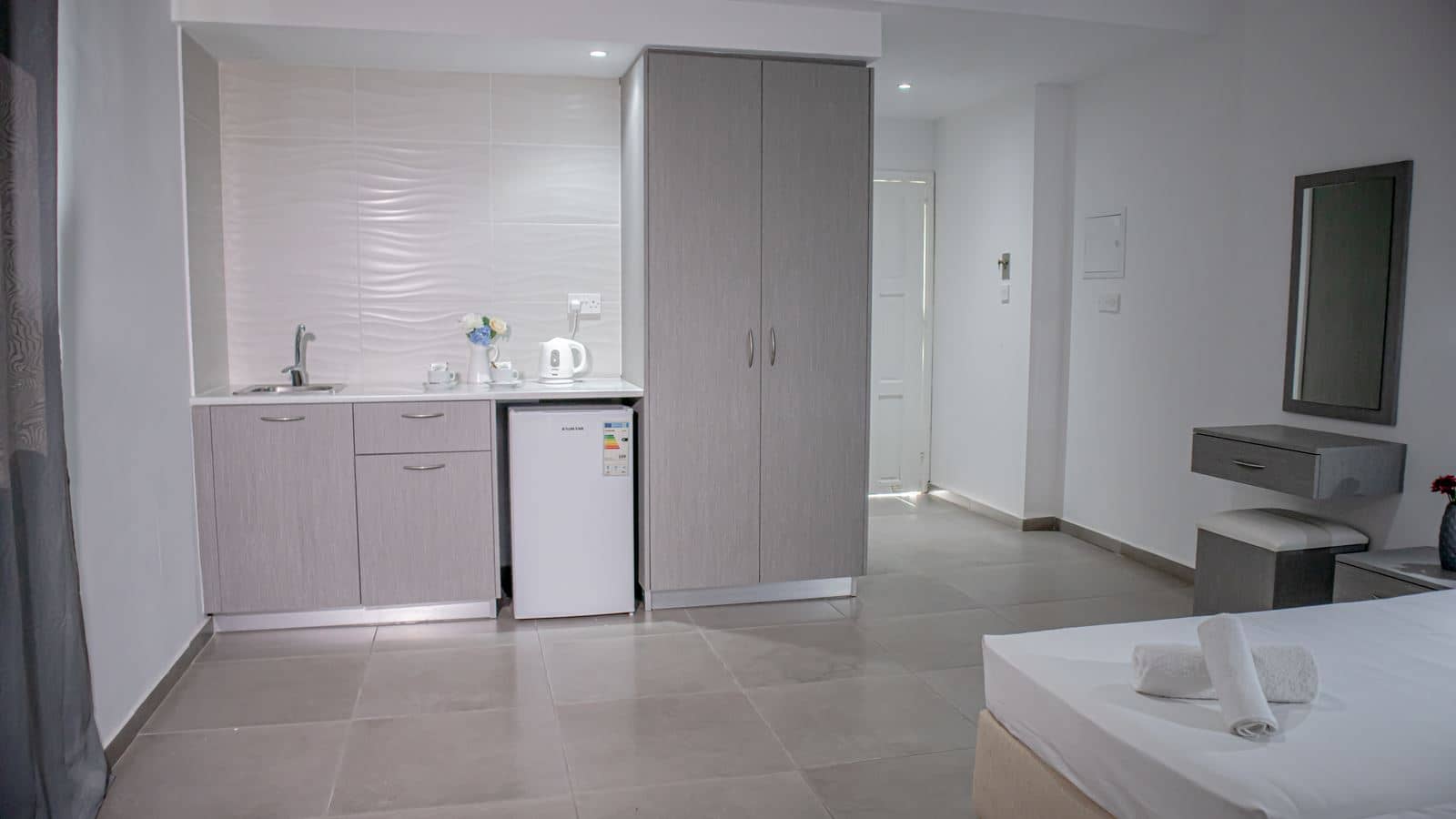 rooms-superior-studio-balcony-or-terrace
