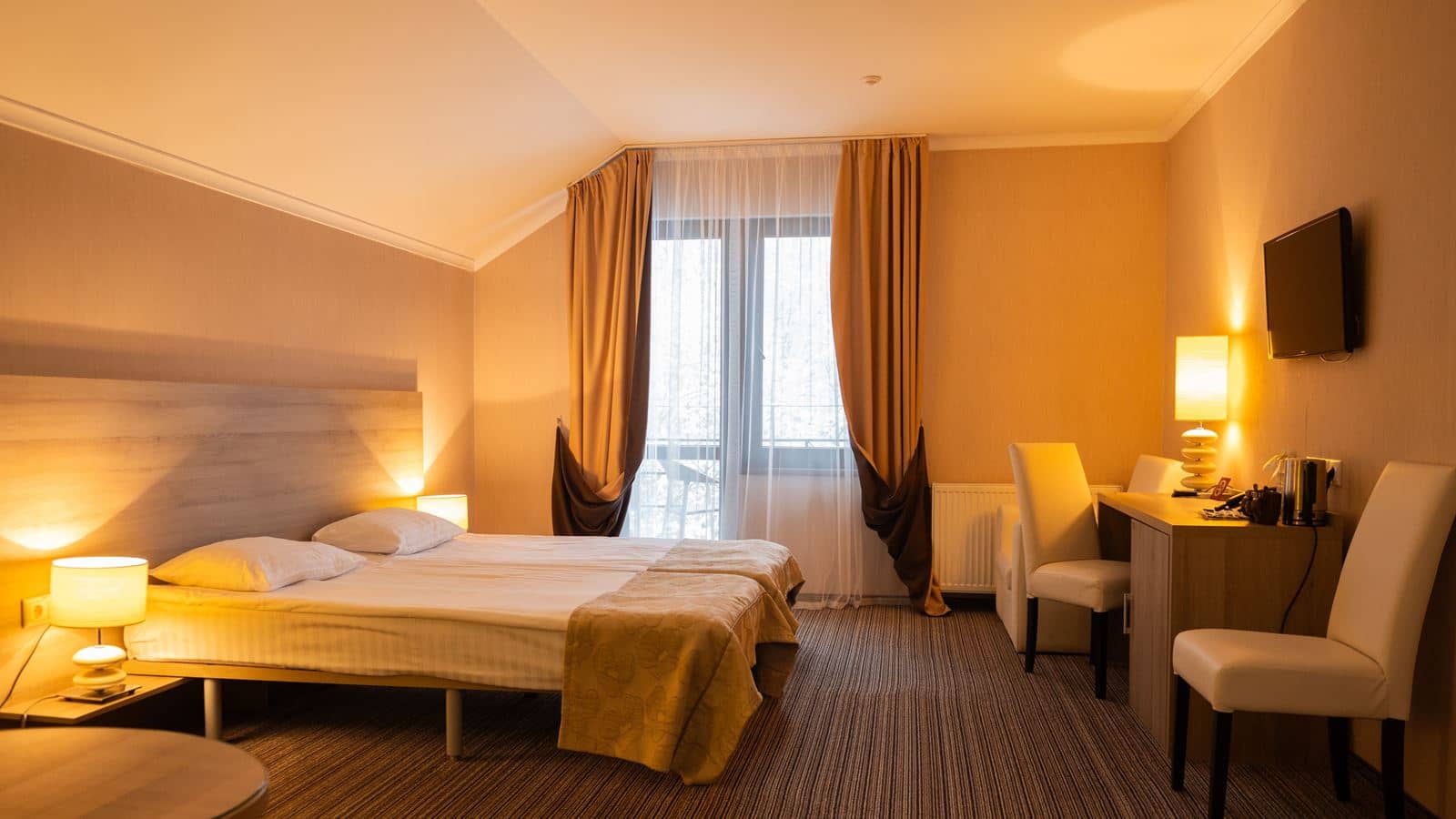 rooms-superior-room
