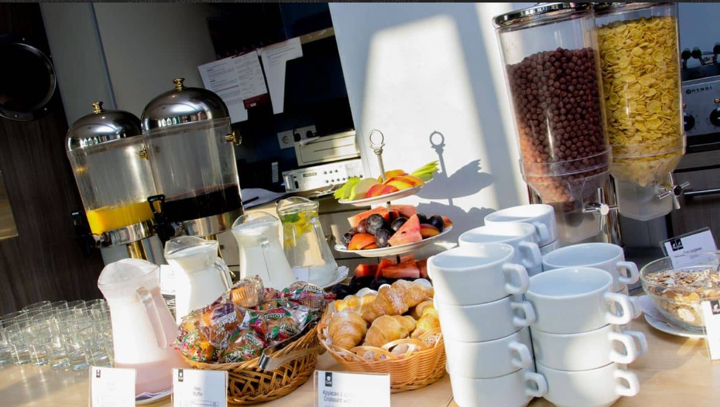 restaurants-raziotel-yamska-caffe