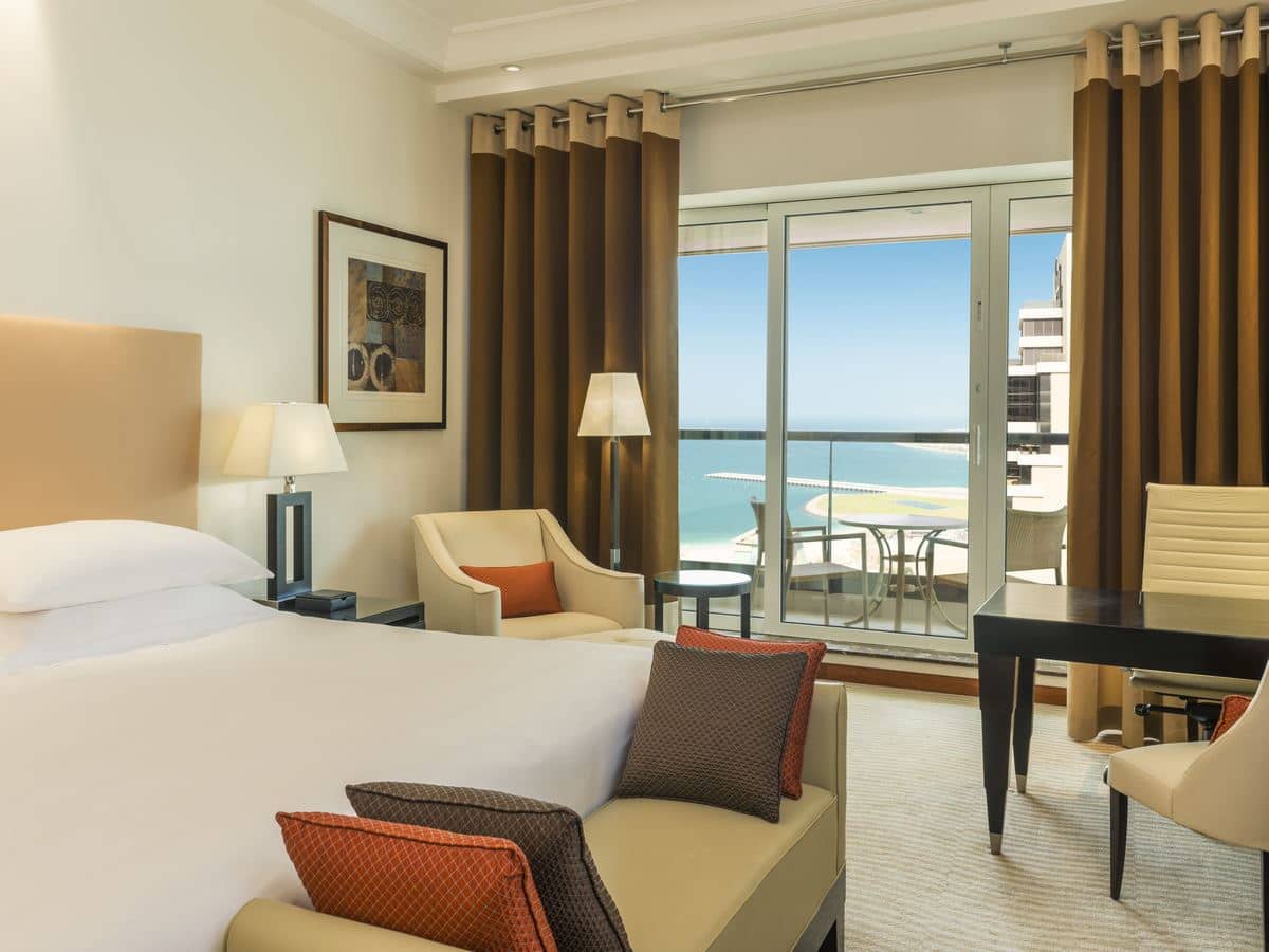 rooms-deluxe-room