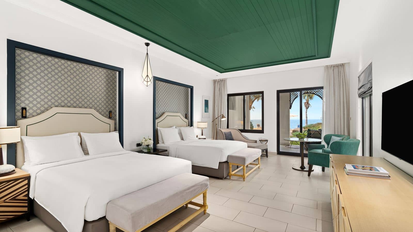 rooms-family-room-beach-access