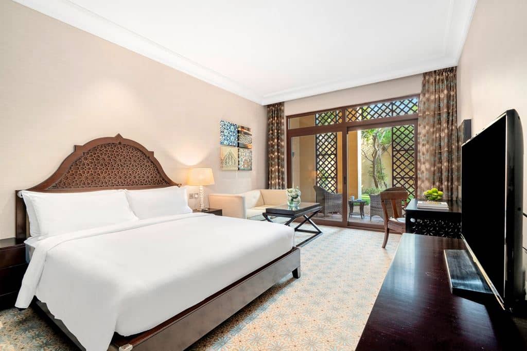 rooms-deluxe-room