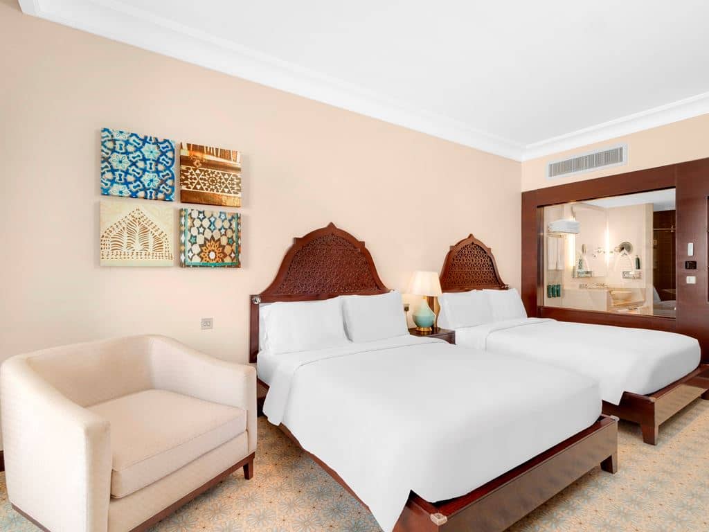 rooms-family-room-sea-view