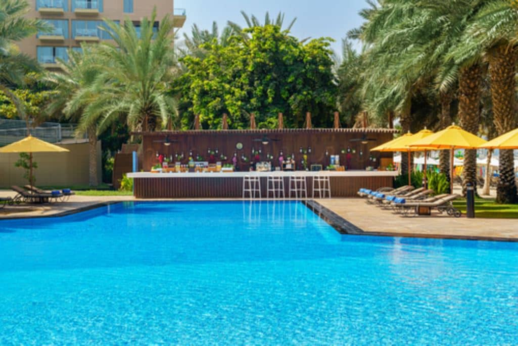 bars-the-breeze-pool-bar