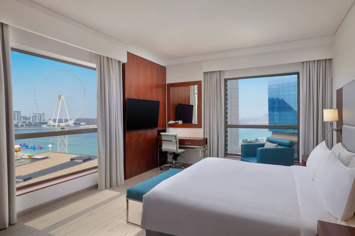 rooms-two-bedroom-family-suite-sea-view-with-balcony