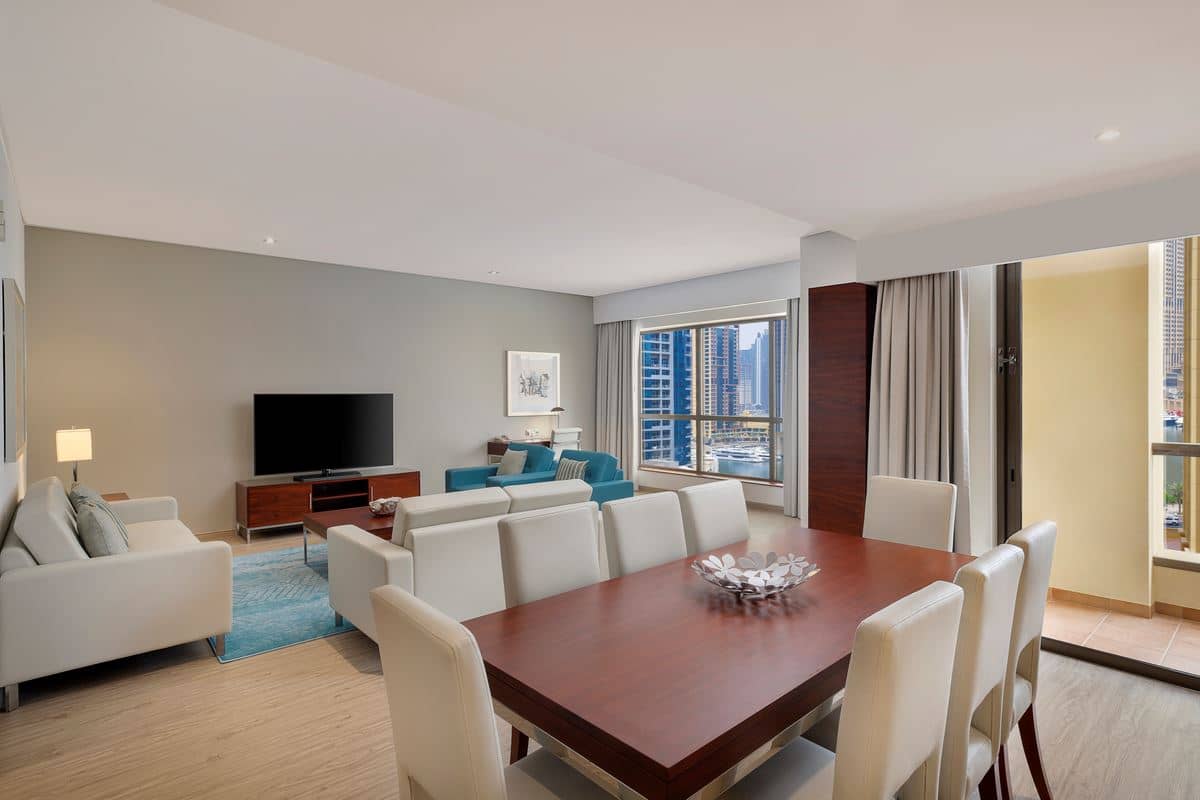 rooms-three-bedroom-family-suite-with-balcony