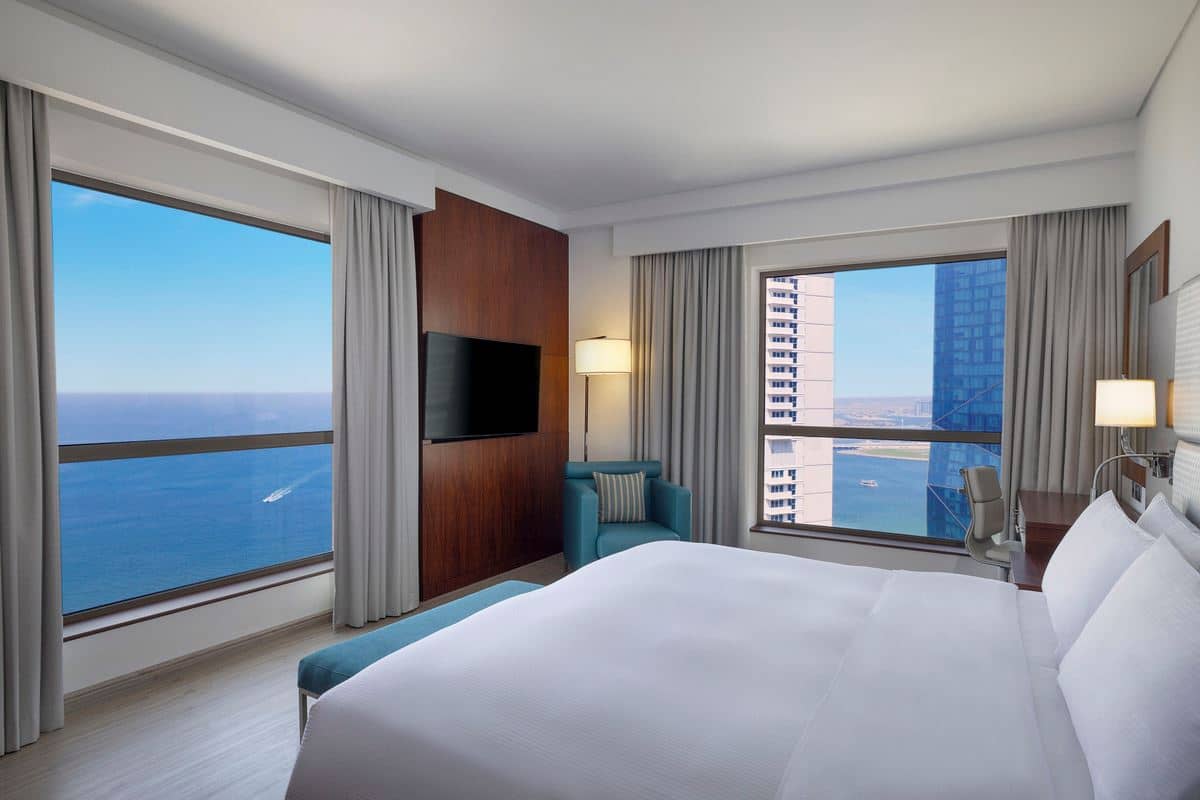 rooms-three-bedroom-family-suite-sea-view-with-balcony