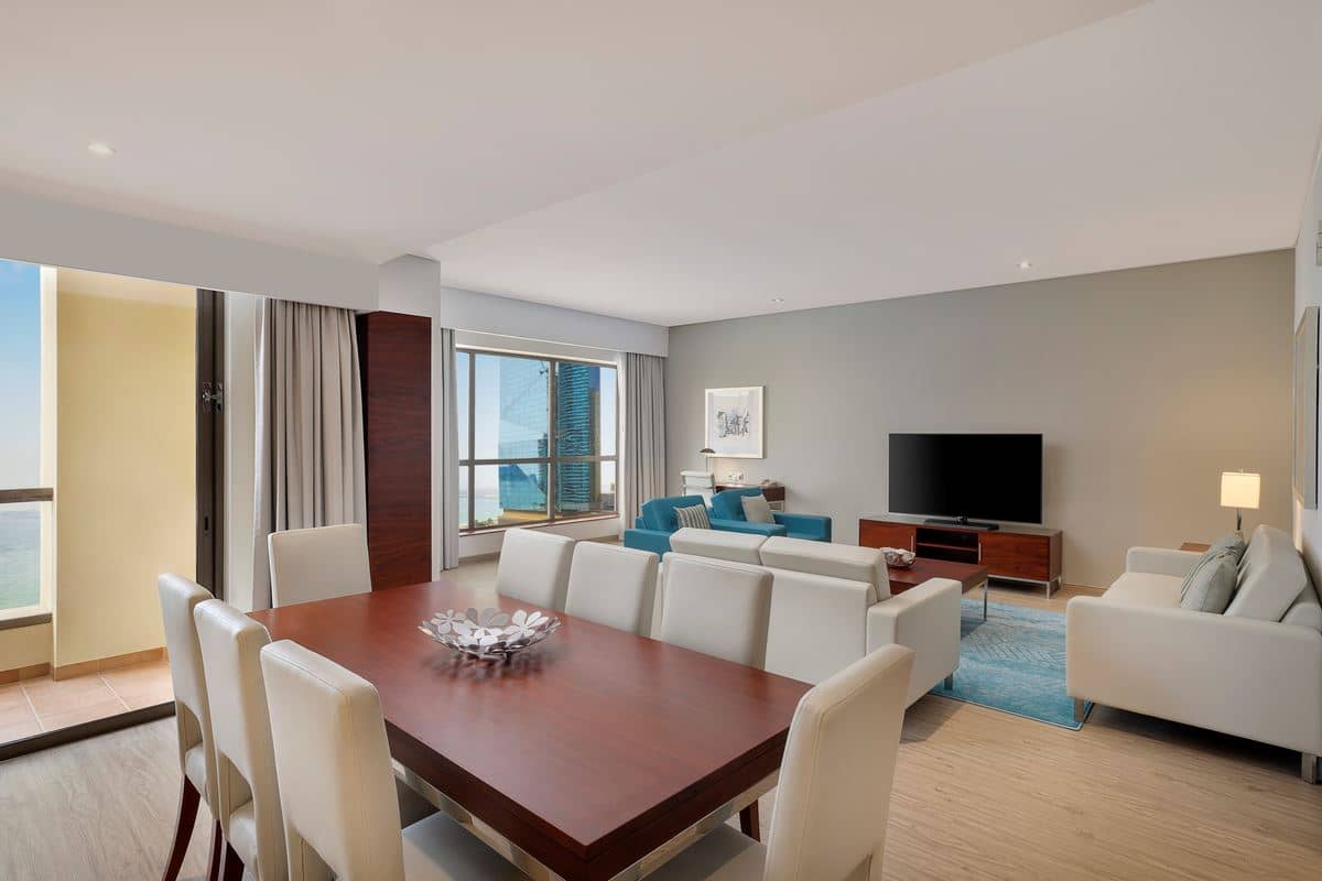 rooms-three-bedroom-family-suite-sea-view-with-balcony