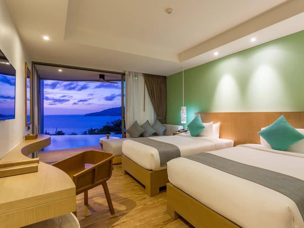 rooms-deluxe-pool-access-sea-view