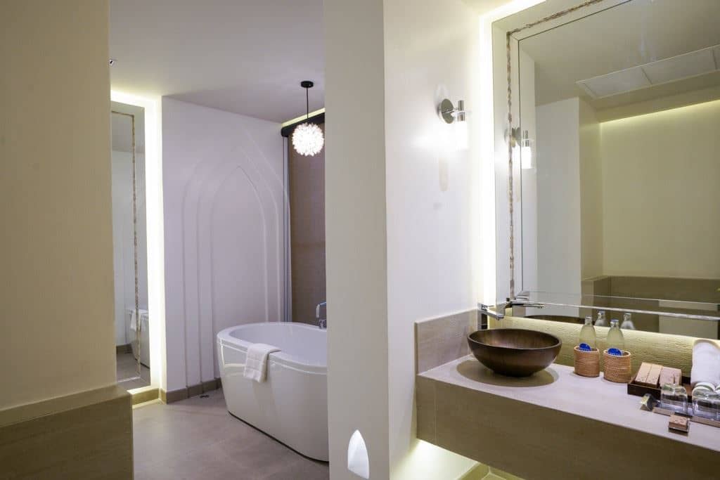 rooms-deluxe-suite-without-private-pool