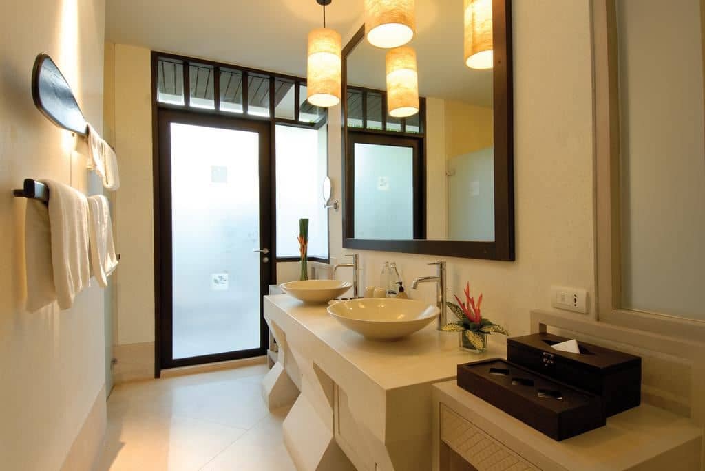 rooms-private-garden-pool