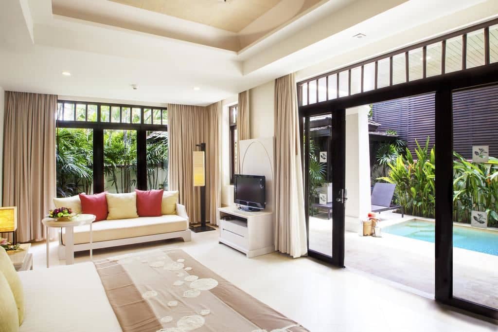 rooms-private-garden-pool