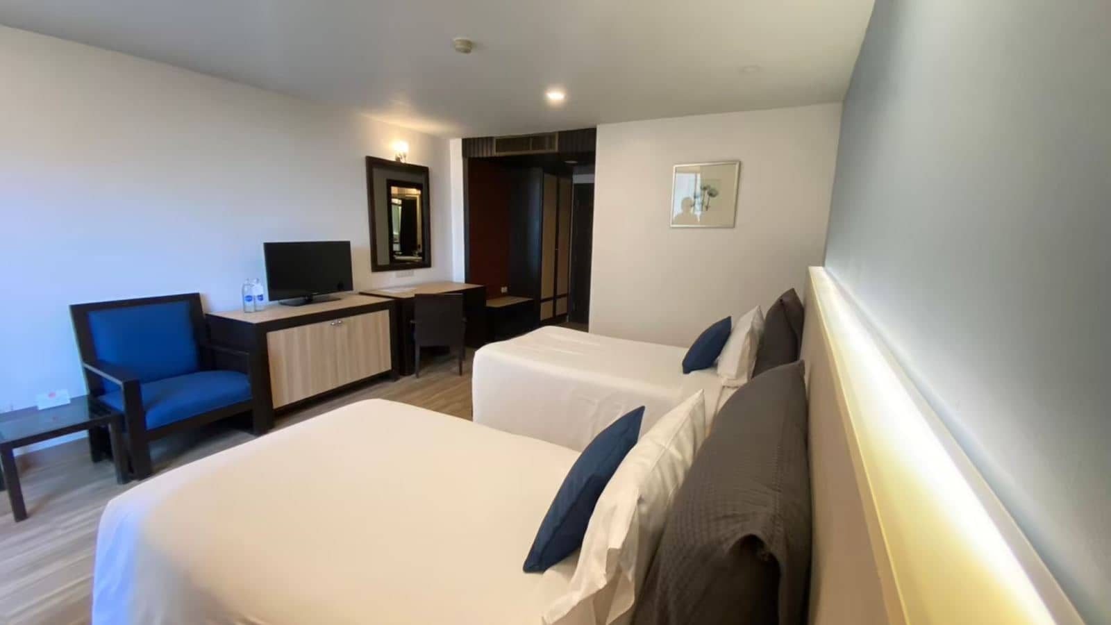 rooms-superior-room