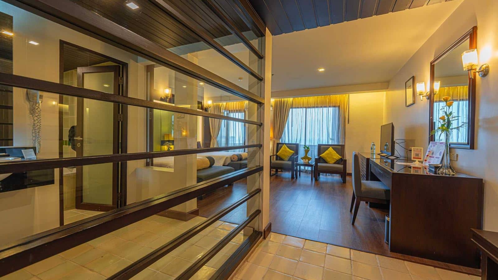 rooms-deluxe-room
